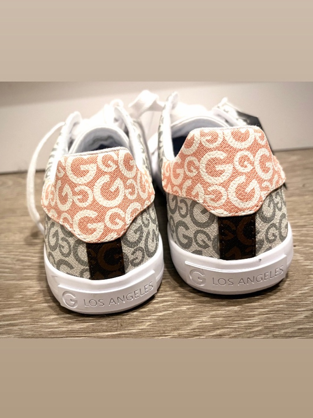 GBG Los Angeles White Low-Top Logo-Print Sneakers with Pink Accent - Picture 3 of 4